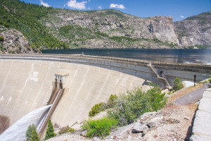 O' Shaughnessy Dam holding back the waters of the flooded Hetch Hetchy Valley