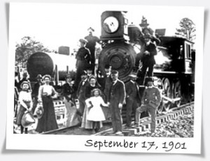 Train to the Grand Canyon south Rim in 1901